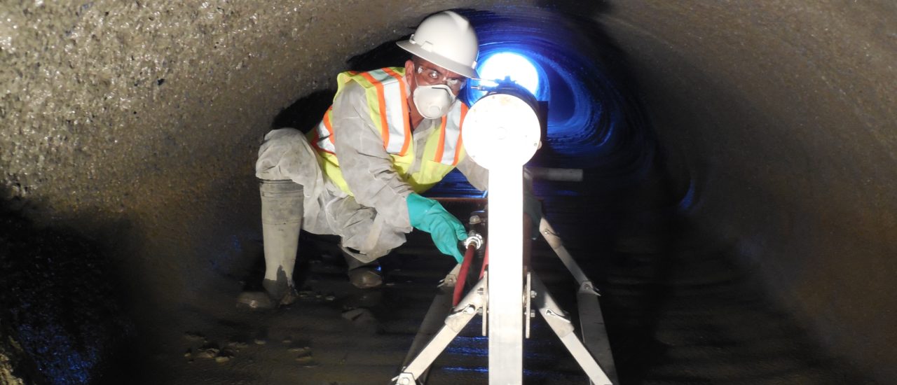 Pipe relining spincaster