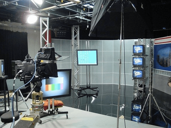 TV STUDIO FLOOR